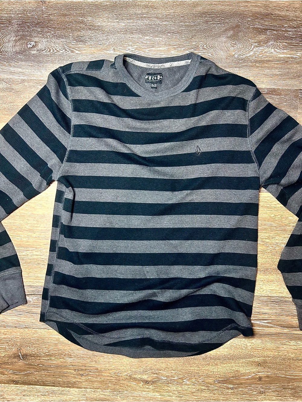 Volcom Black & Gray Striped Thermal Long Sleeve XL